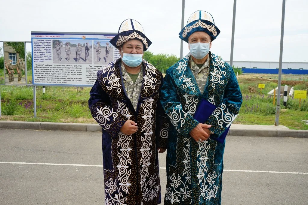 Әскерилерге құрмет