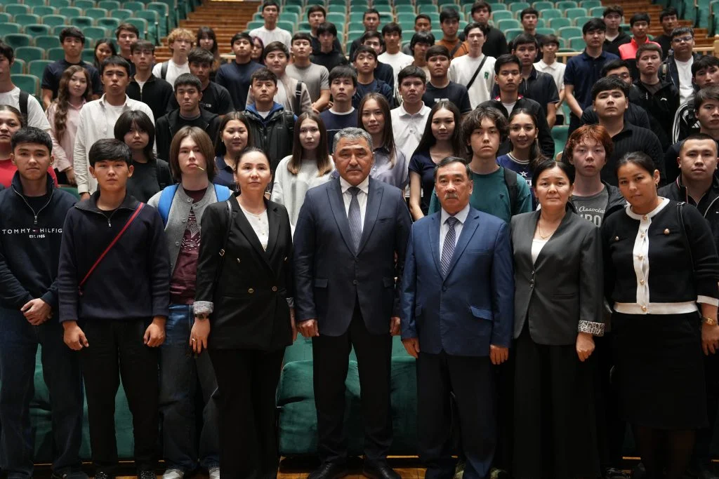 Minister of Water Resources and Irrigation Nurzhan Nurtzhigitov Met with Students