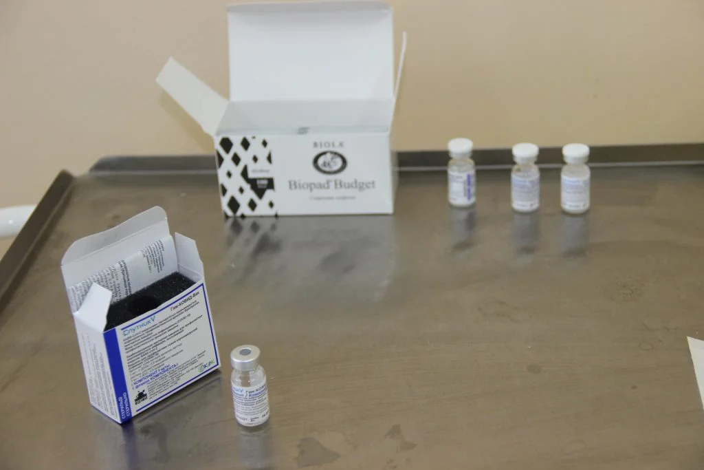 The university staff get  vaccination