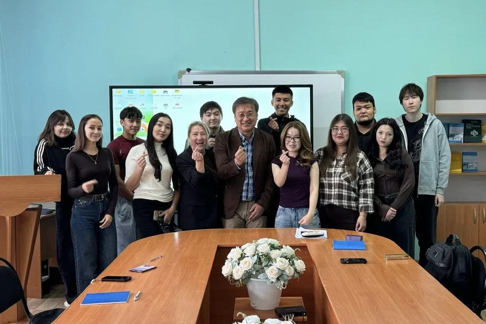 БҚАТУ-ға Корея университетінің профессоры Song Soo Lim келді