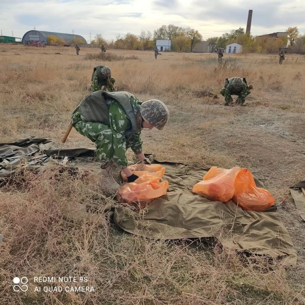 Университетке оқушылар келді