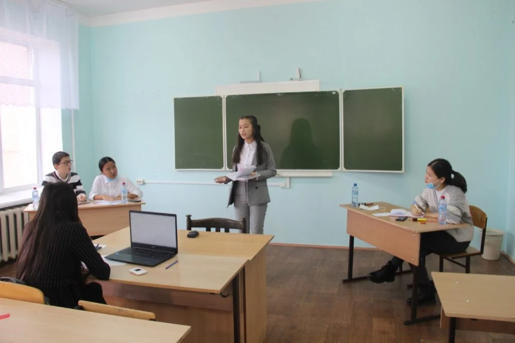 Ең үздік пікірсайысшы кім?