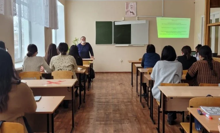Студенттер ғылымға құштар