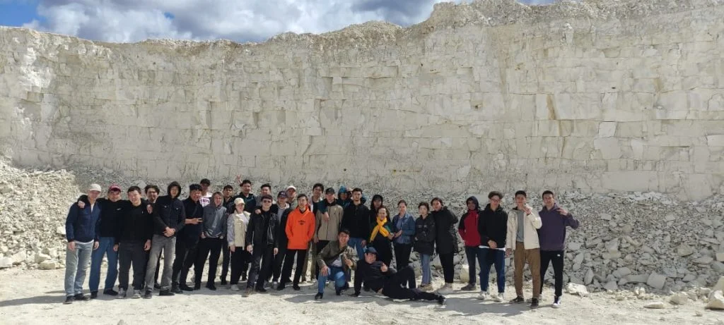 Geological excursion to the Chalk Mountains