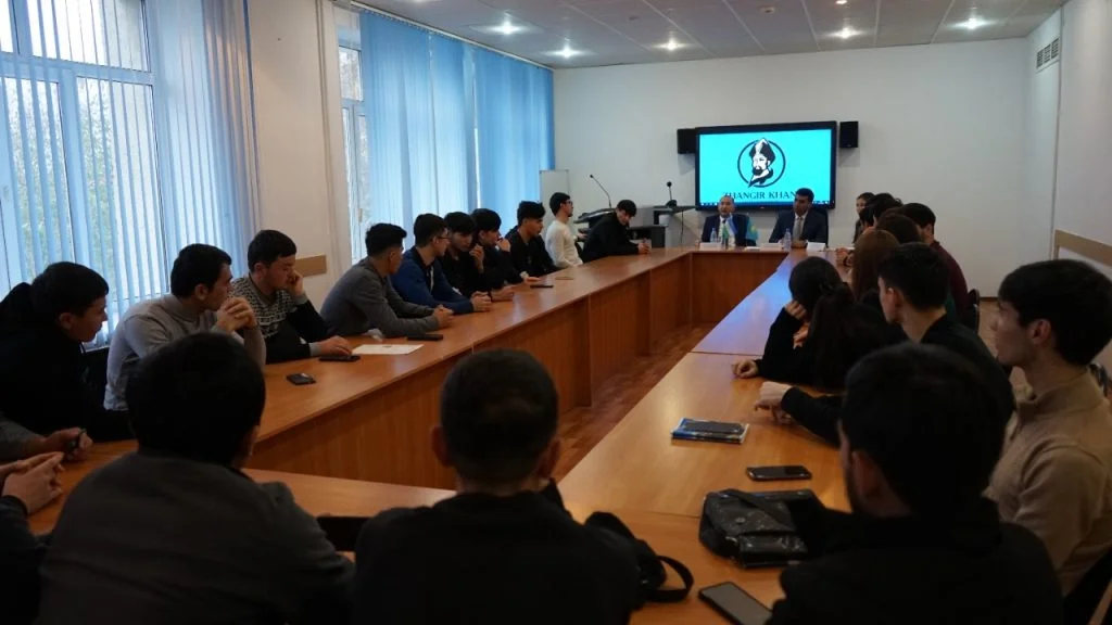 Өзбекстандық студенттермен кездесті