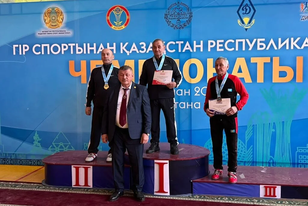 Ардагерде – алтын медаль, студентте – жолдама