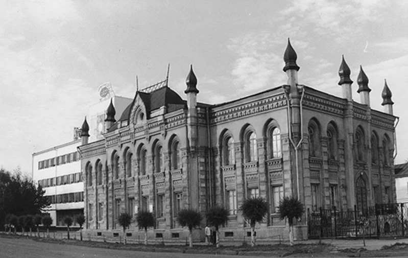 1963